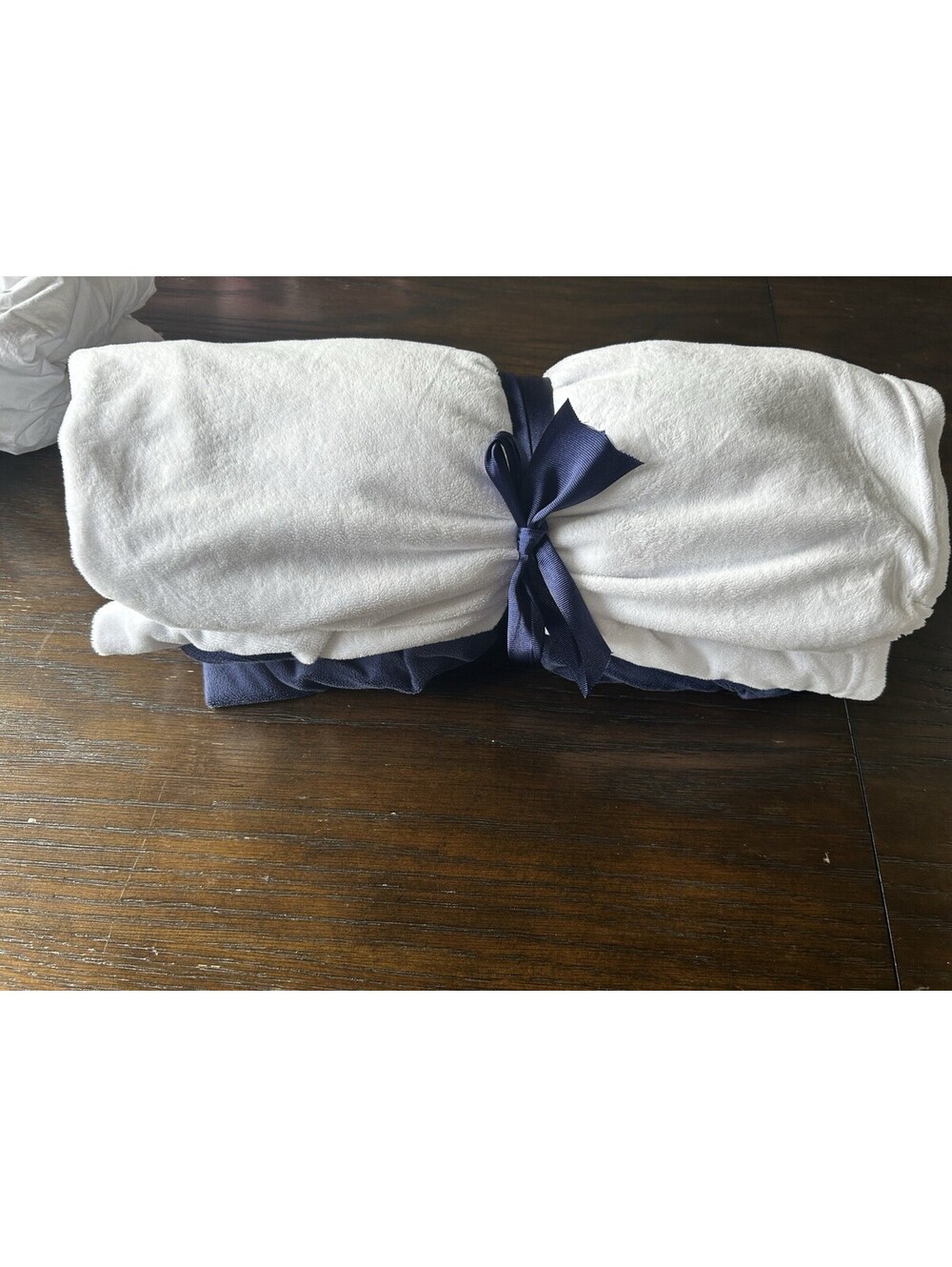 2 POTTERY BARN KIDS VELVET PLUSH CRIB SHEETS 52"x28"x10" NAVY, WHITE